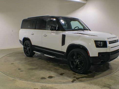 Used 2023 Land Rover Defender 130 X-Dynamic SE AWD/4WD image 8