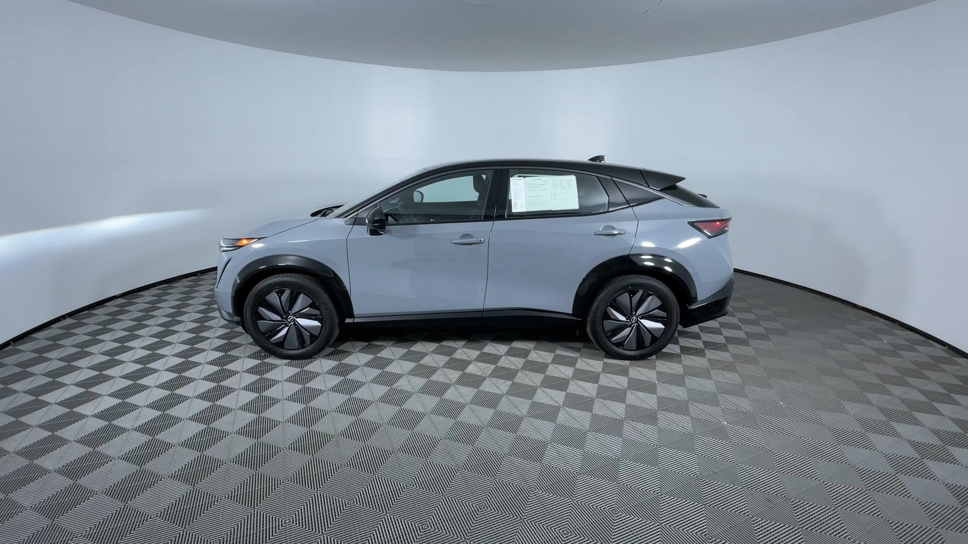 Used 2024 Nissan Ariya AWD image 5
