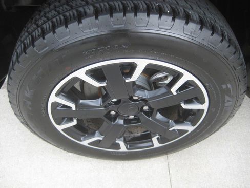 Used 2023 Jeep Renegade Latitude image 9