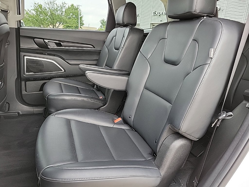 Used 2025 Kia Telluride S AWD/4WD image 12