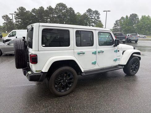 Used 2022 Jeep Wrangler Unlimited Sahara w/ Cold Weather Group AWD/4WD image 7