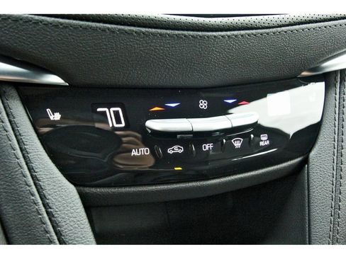 New 2025 Cadillac XT5 Luxury image 17