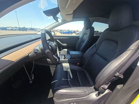 Used 2016 Lexus IS 200t w/ Navigation System Package RWD image 15