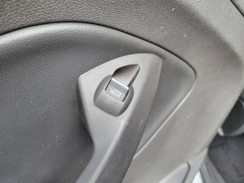 Used 2017 Ford Escape SE w/ Equipment Group 201A FWD image 14