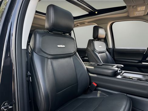 Used 2025 Ford Expedition Max Platinum AWD/4WD image 21