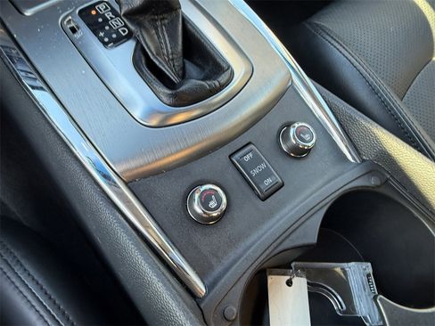 Used 2011 INFINITI G37 x w/ Premium Pkg image 21