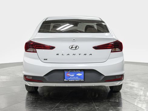 Used 2020 Hyundai Elantra SE FWD image 5