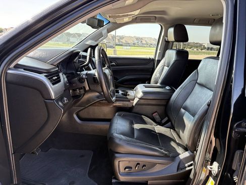 Used 2018 Chevrolet Suburban LT RWD image 15
