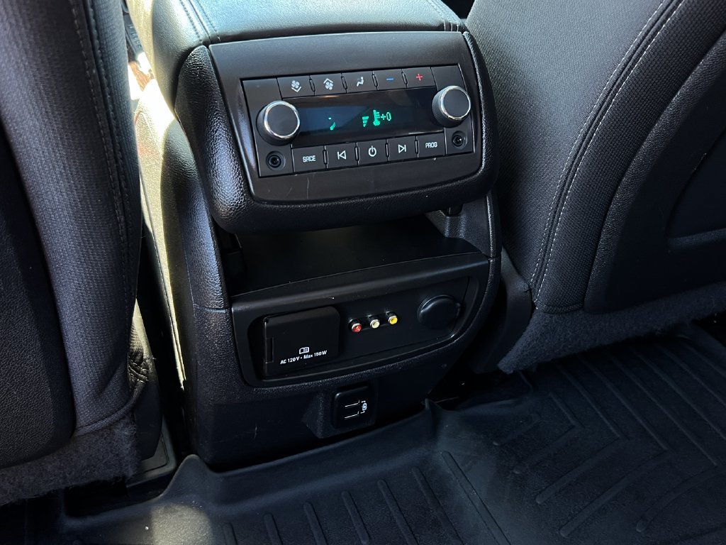 Used 2017 Chevrolet Traverse LT w/ Traveler's Package FWD image 19