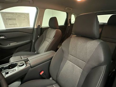 New 2026 Nissan Rogue SV AWD/4WD image 9
