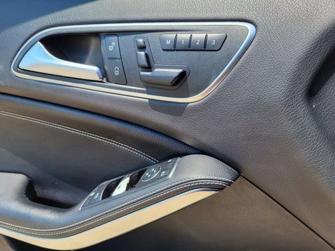 Used 2015 Mercedes-Benz GLA 250 4MATIC image 16