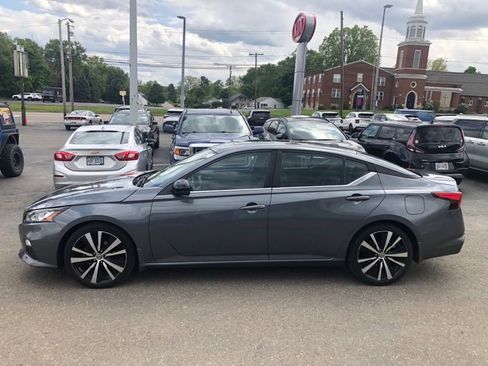 Used 2019 Nissan Altima 2.5 SR w/ SR Premium Package FWD image 7