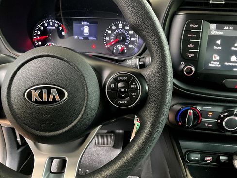 Used 2021 Kia Soul S FWD image 11