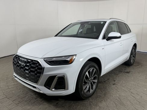 Used 2023 Audi Q5 2.0T Premium Plus w/ Premium Plus Package AWD/4WD image 3