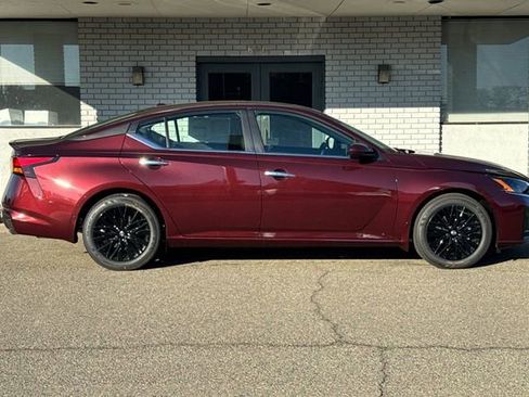 New 2025 Nissan Altima 2.5 SV w/ SV Special Edition Package image 3