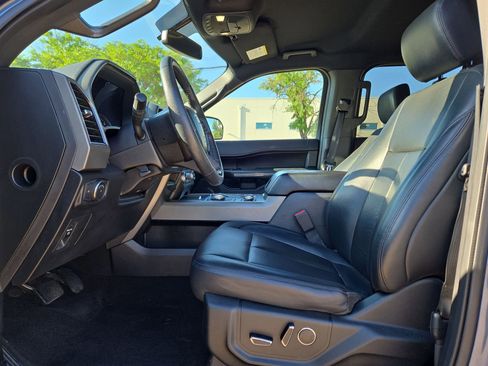 Used 2019 Ford Expedition Max XLT w/ Equipment Group 201A AWD/4WD image 16