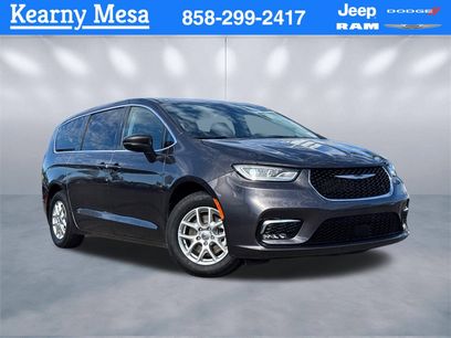 Certified 2023 Chrysler Pacifica Touring-L