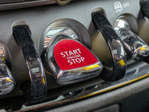 Used 2022 MINI Cooper Clubman S image 29