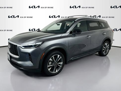Used 2025 INFINITI QX60 Luxe w/ Cargo Package FWD image 3