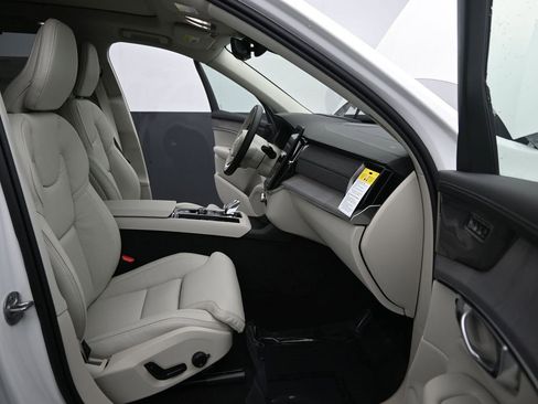 New 2026 Volvo XC90 B6 Ultra image 15