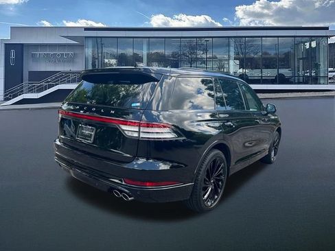 New 2026 Lincoln Aviator Reserve w/ Jet Appearance Package AWD/4WD image 7