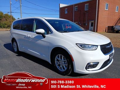 Certified 2023 Chrysler Pacifica Touring-L