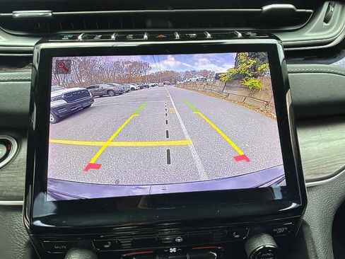 Used 2023 Jeep Grand Cherokee 4WD 4xe image 14