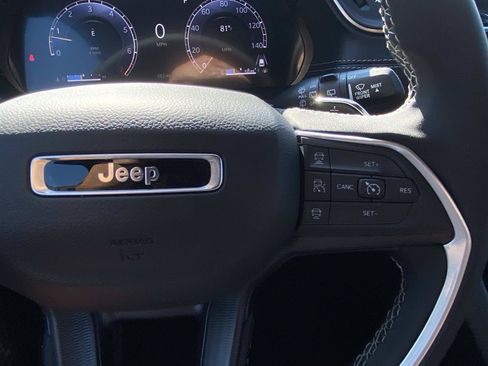 Used 2026 Jeep Grand Cherokee L Laredo RWD image 42