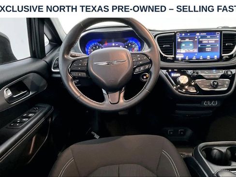 Used 2021 Chrysler Pacifica Touring w/ S Appearance Package FWD image 7