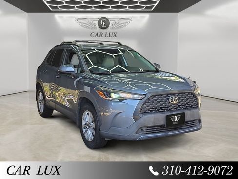 Used 2022 Toyota Corolla Cross LE w/ Black Badges Package (TMS) FWD image 7