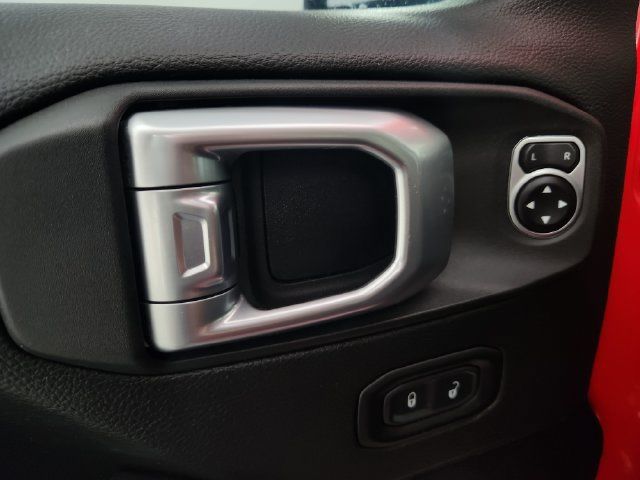 Used 2020 Jeep Wrangler Unlimited Sahara AWD/4WD image 9