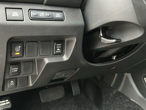 New 2026 Nissan Frontier SV w/ SV Convenience Package image 18