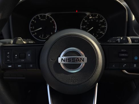 Used 2021 Nissan Rogue SV FWD image 23