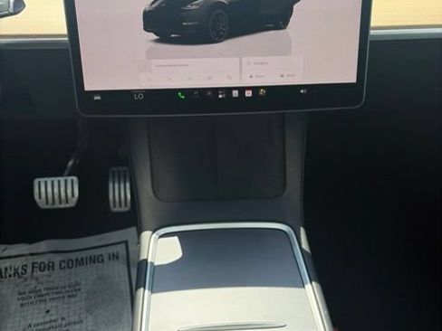 Used 2022 Tesla Model Y Performance AWD/4WD image 9