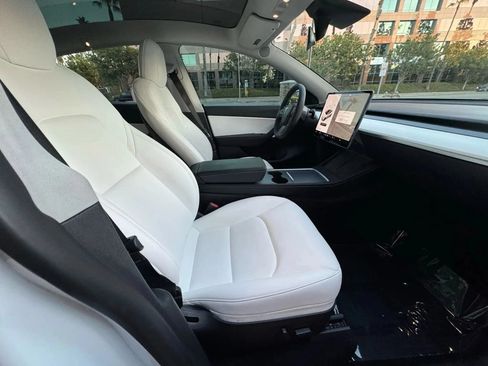 Used 2022 Tesla Model Y Performance AWD/4WD image 13