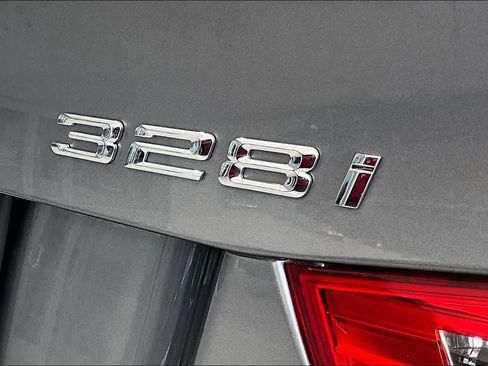 Used 2010 BMW 328i Sedan RWD image 9