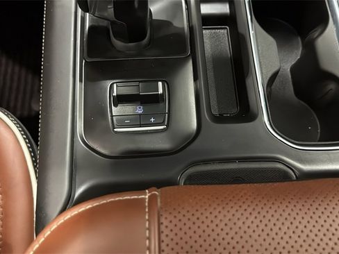 Used 2025 GMC Sierra 1500 Denali Ultimate image 29