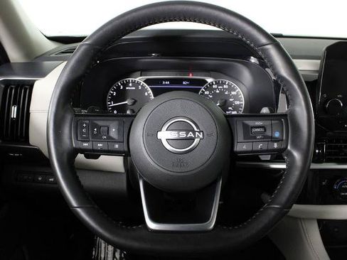 Certified 2025 Nissan Pathfinder SL w/ Cargo Package FWD image 10