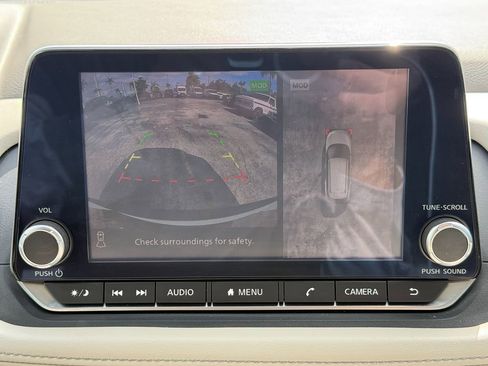 Used 2021 Nissan Rogue SL image 18