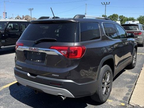 Used 2017 GMC Acadia SLT AWD/4WD image 3