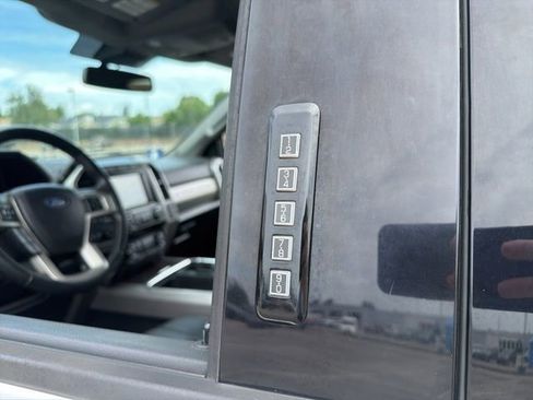 Used 2020 Ford F250 Lariat w/ Lariat Value Package AWD/4WD image 11