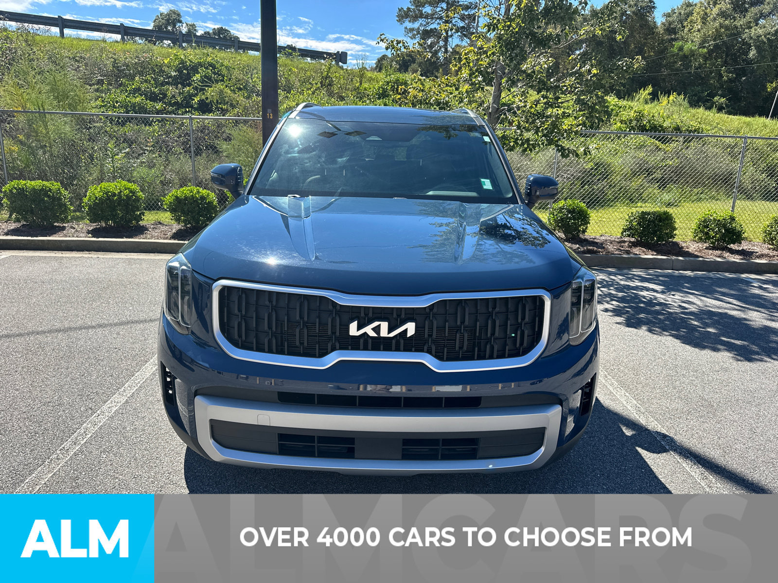Used 2023 Kia Telluride EX FWD image 2