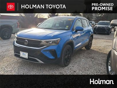 Used 2022 Volkswagen Taos SE w/ Panoramic Sunroof Package