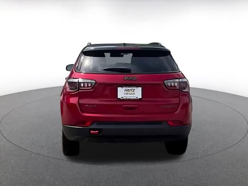 Used 2025 Jeep Compass Trailhawk AWD/4WD image 12
