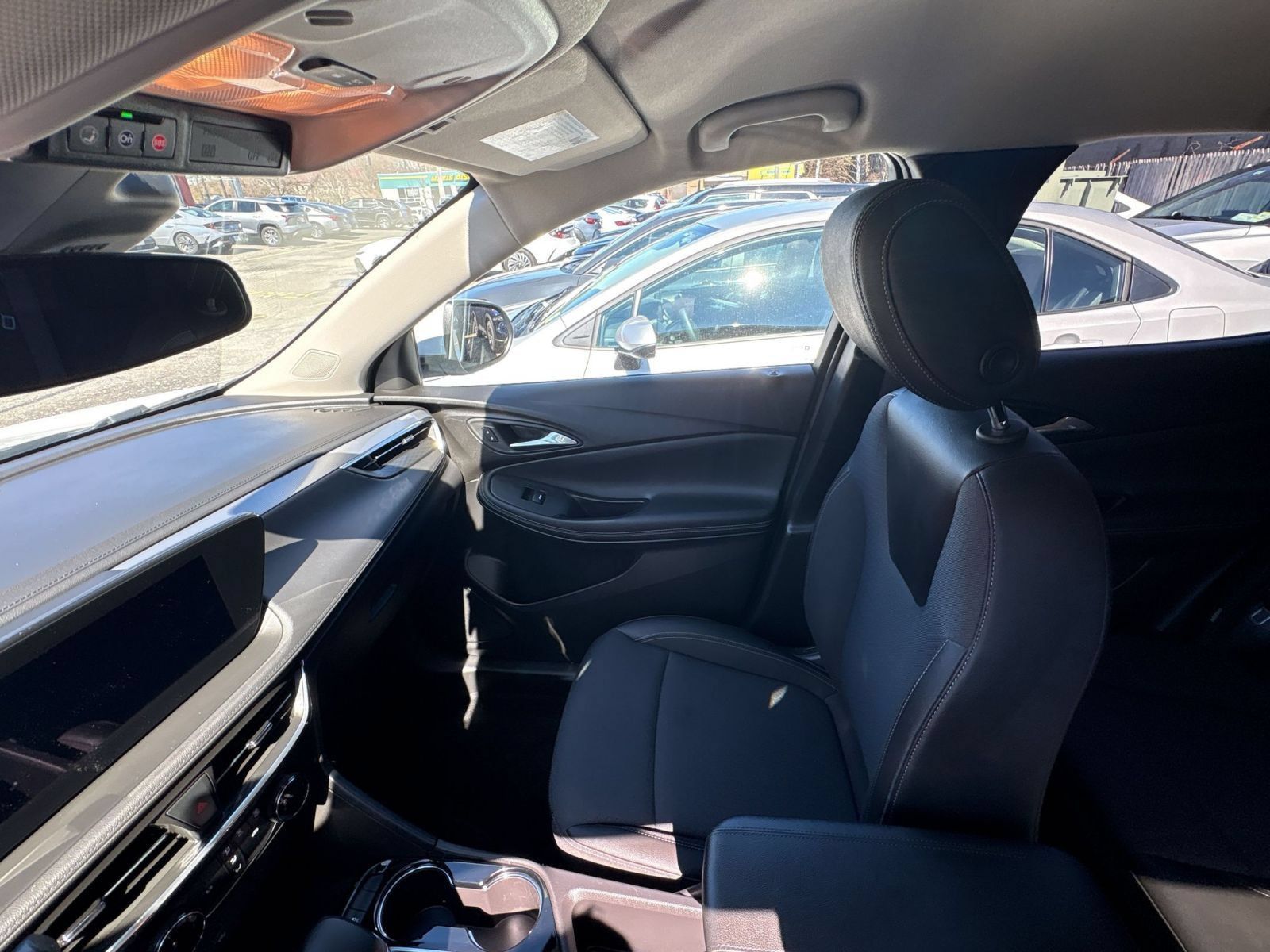 Used 2025 Buick Encore GX Preferred AWD/4WD image 16