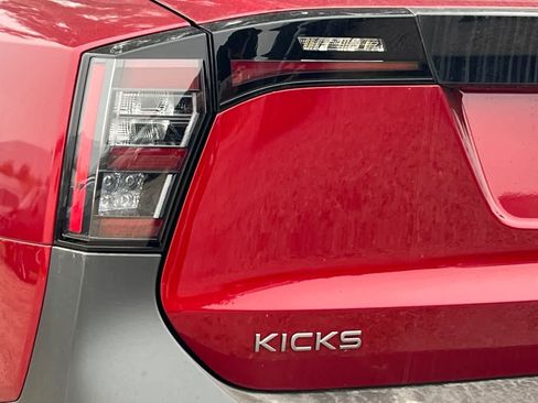 New 2026 Nissan Kicks SR AWD/4WD image 10