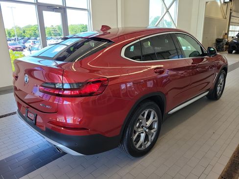 Used 2021 BMW X4 xDrive30i w/ Executive Package AWD/4WD image 5