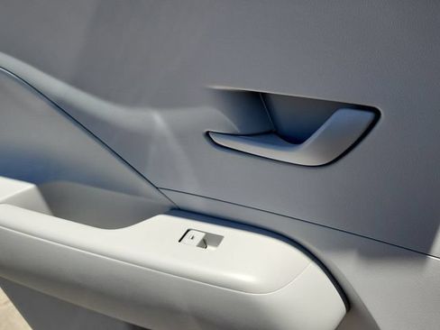New 2026 Hyundai Kona SE FWD image 23
