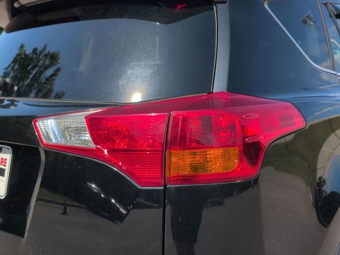 Used 2014 Toyota RAV4 Limited FWD image 7