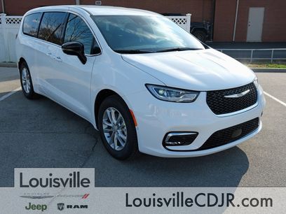 New 2026 Chrysler Pacifica Select